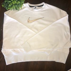 NWT Women’s Nike Cropped Sweatshirt